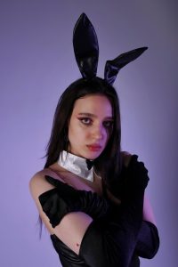 Devilinee is a Skilled VR-Cam-girl Lover 1